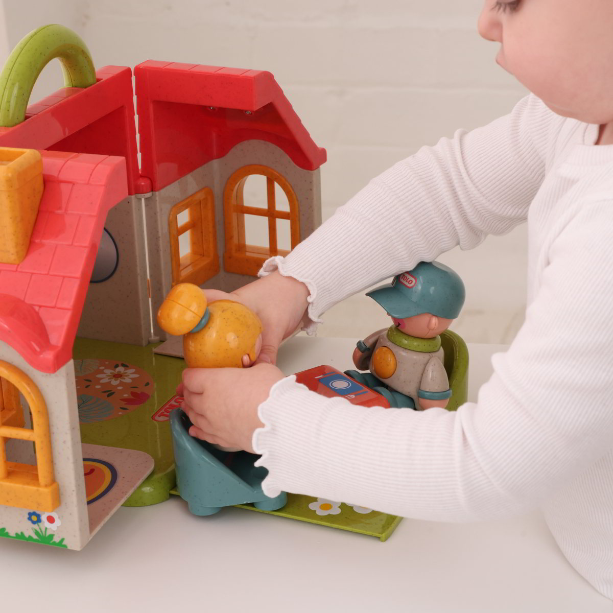 Tolo Toys - First Friends Activity Play House Set